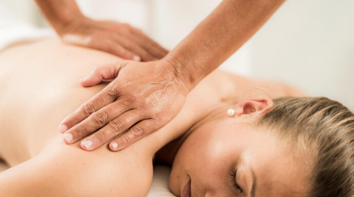 Massagen & Behandlungen